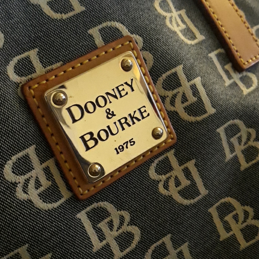 Purse - Picture 2 of 8